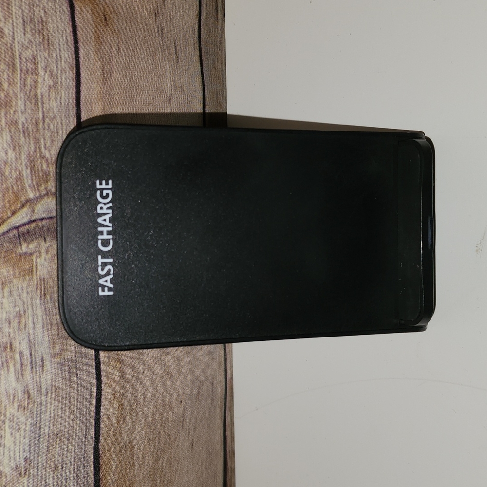 Fast Wireless Charger Stand - Picture 4 of 7